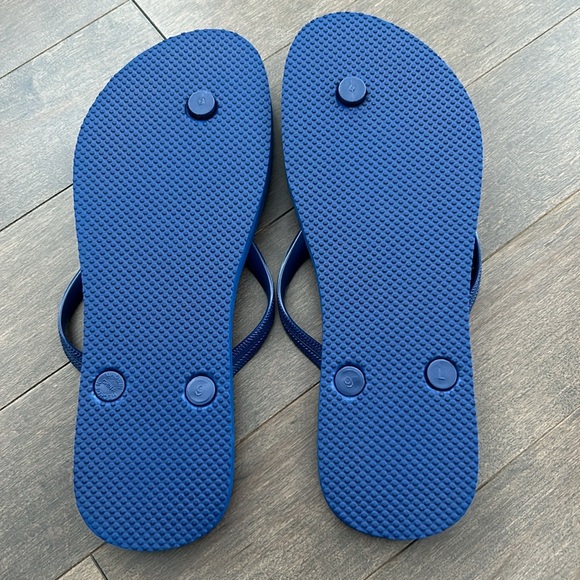 OLD NAVY Flip Flop Thong Sandal, Navy Blue Summer Shoe Pool Footwear, Size 9 - Picture 5 of 6